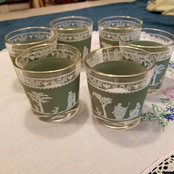 Vintage Jeannette Glass Green Hellenic Grecian Motif small glasses - Picture 5 of 11